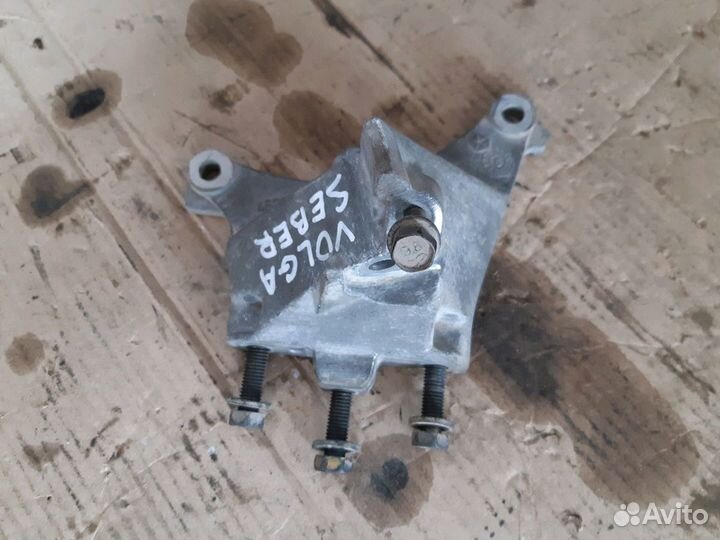Кронштейн левой опоры двс Волга Сайбер