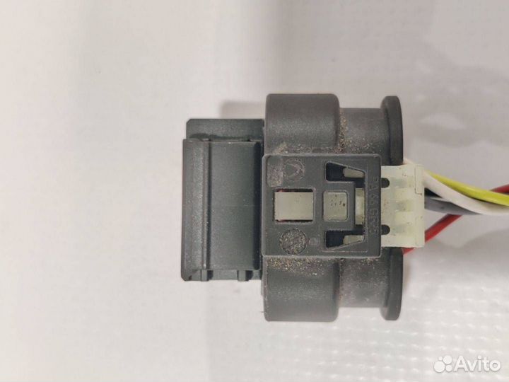 Разъем (фишка) проводки Tesla Model Y 2021