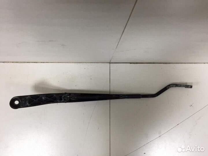 Поводок стеклоочистителя передний левый Kia Rio 3