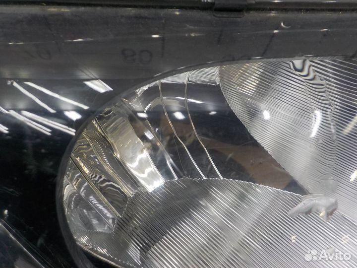 Фара правая Renault Sandero 2014