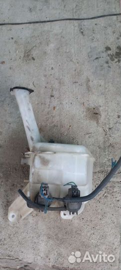 Бачок омывателя toyota vitz scp90,yaris