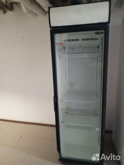 Витринный холодильник