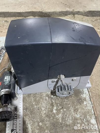 Привод для откатных ворот