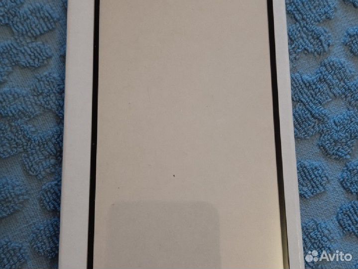 Мобильные телефоны и защитные стекла