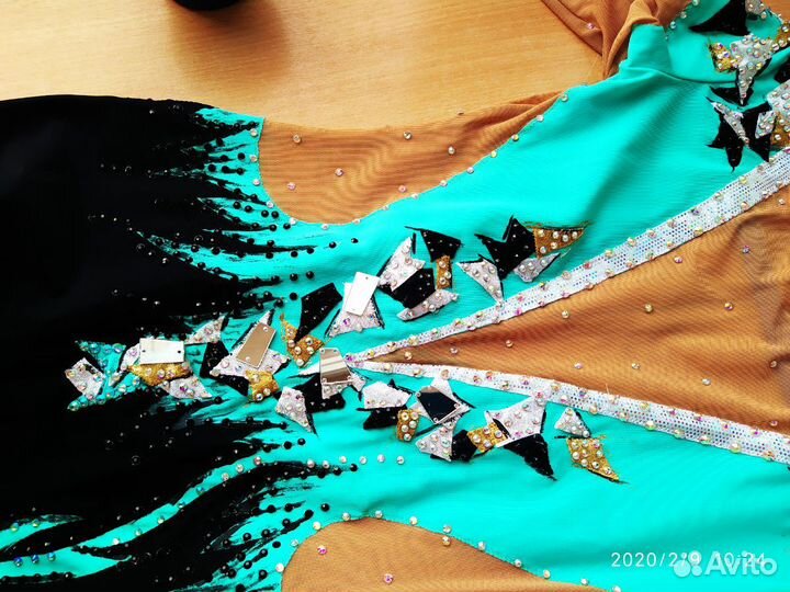 Комбинезон / костюм для фигурного катания