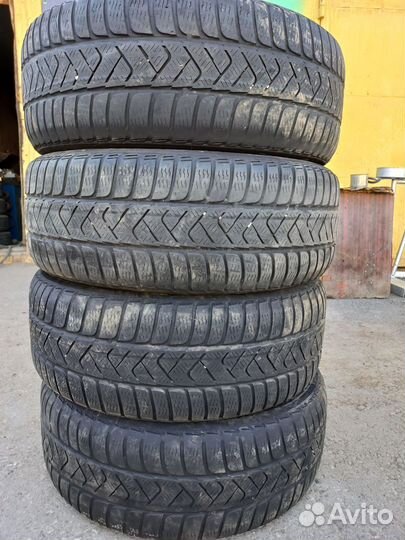 Pirelli Winter Sottozero 3 215/55 R17 94H