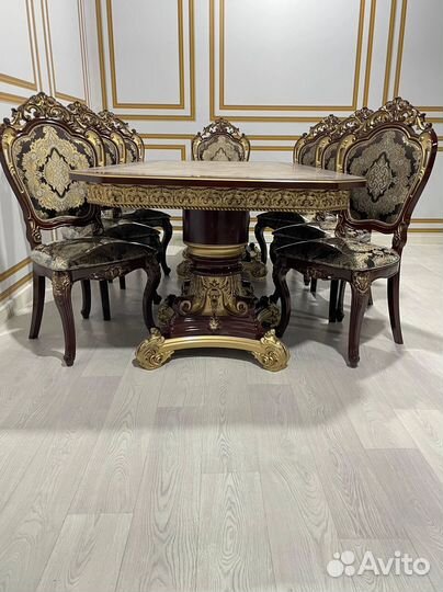 Стол обеденный из масива