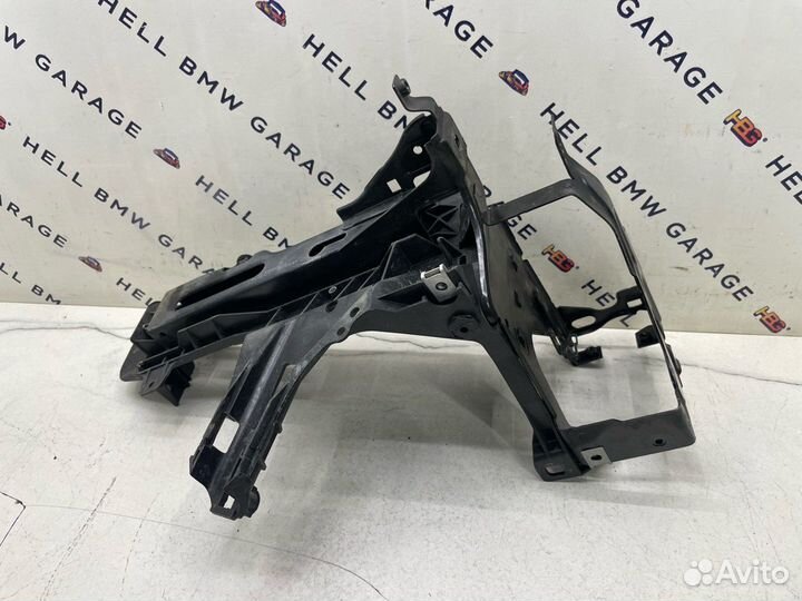 Кронштейн фары левый Bmw F06 F12 F13