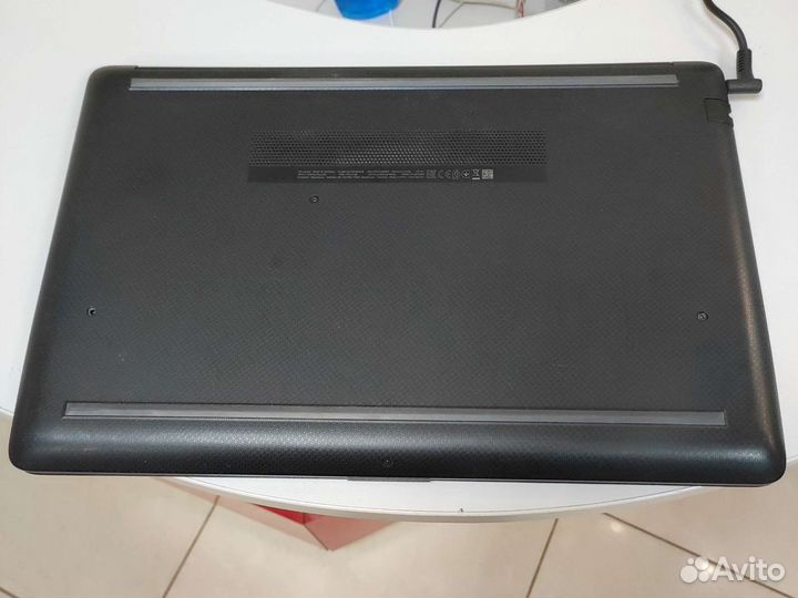 Ноутбук HP 15-db1042ur