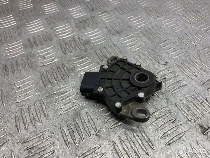 Датчик положения селектора АКПП Toyota Corolla E18