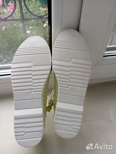 Туфли для девочки р.34 новые