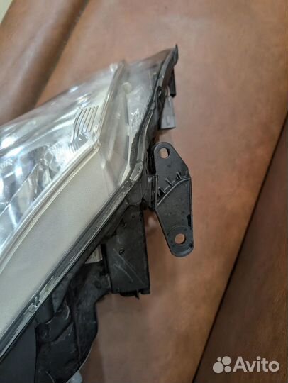 Фара Toyota Avensis ZRT272 3ZR-FAE Лев. Перед