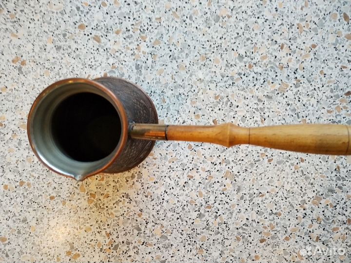 Старая медная кофеварка турка