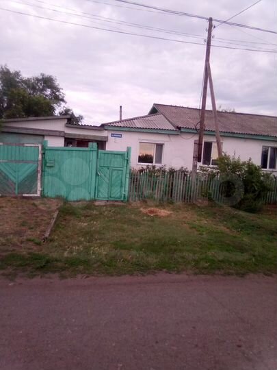 4-к. квартира, 90 м², 1/1 эт.