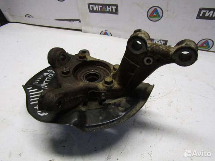 Кулак поворотный передний правый Corolla E15 2006