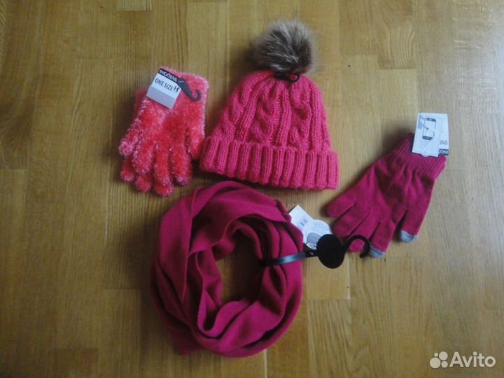 Шапка 52р,снуд,перчатки