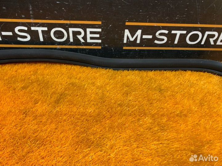 Уплотнитель двери задний Mercedes-Benz Cla-Class