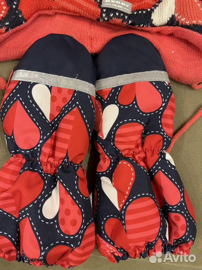 Шапка и варежки комплект