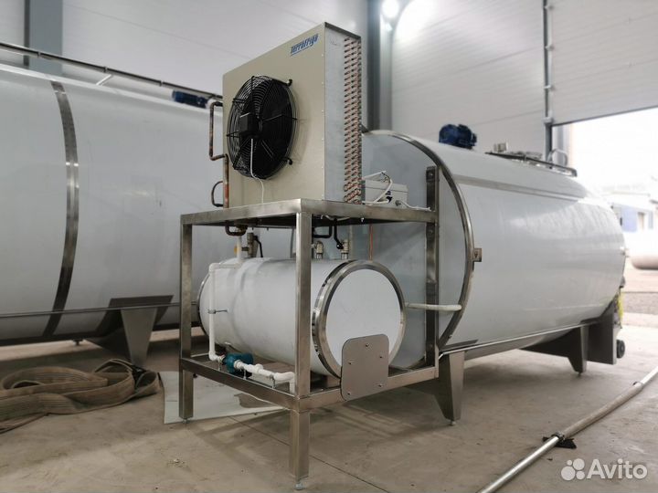 Охладитель молока закрытого типа объемом 30000 лит