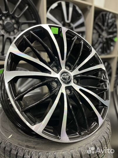 Toyota Camry r17 5*114.3 70 кузов чёрные