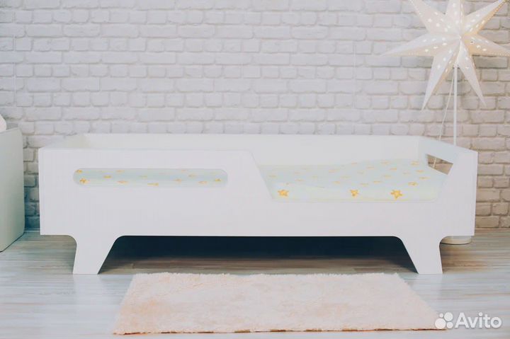 Детская кровать с бортом