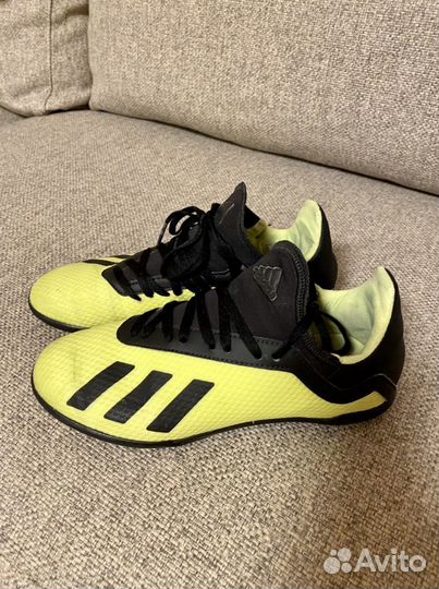 Футбольные бутсы adidas 36 размер