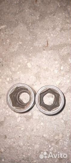 Торцевая головка ударная на 33 и 32. Осталась 33