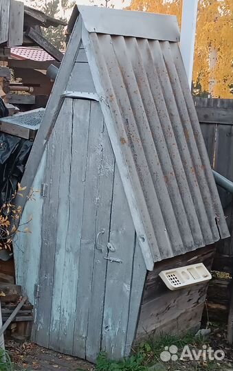 Дачный туалет деревянный