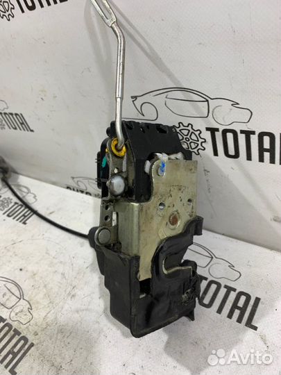 Замок двери задний правый Ford Fusion fxja 2008