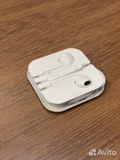 Наушники earpods