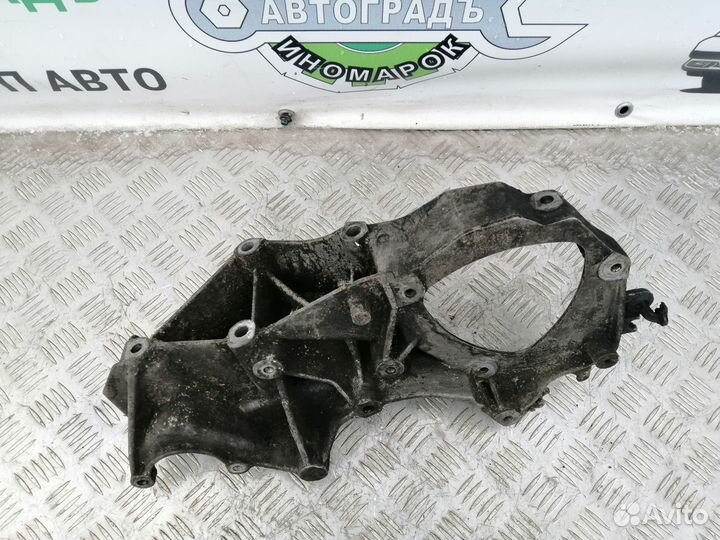 Кронштейн генератора Рено Мастер 2 DCI120 2.5