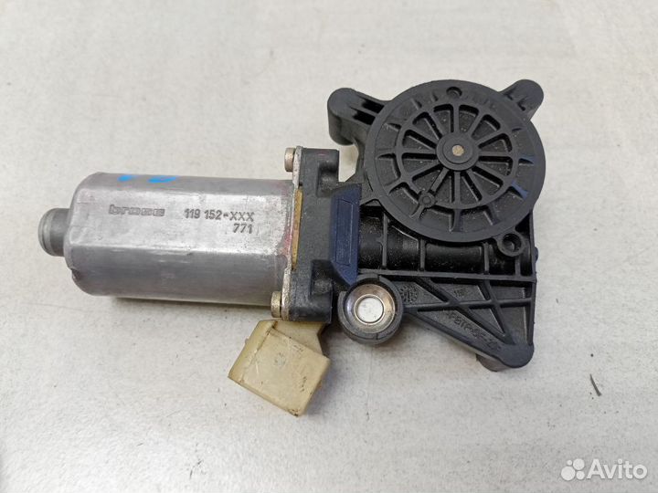 Моторчик переднего левого стеклоподъемника