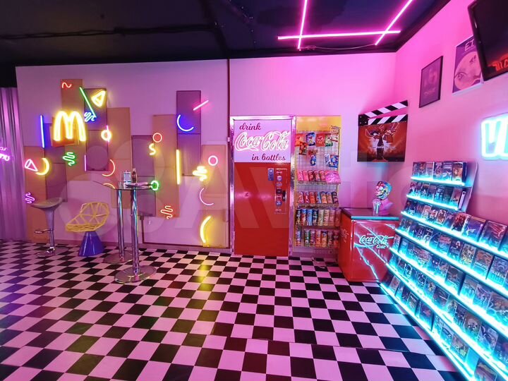 Универсальное рядом с пятеркой, 207 м²