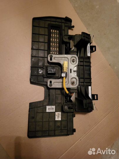 Подушка безопасности коленей Genesis G80 Hyundai