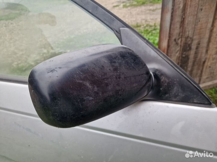 Зеркало правое Toyota Avensis t220