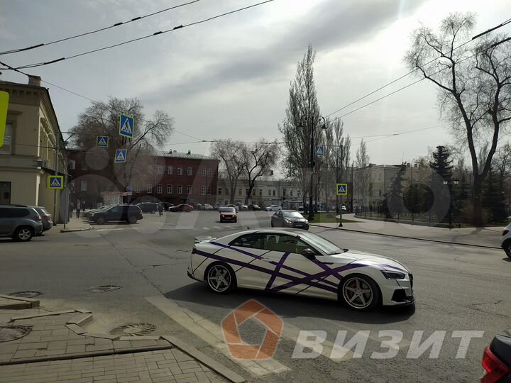 Помещение на пл.Революции на трафике под кафе, маг