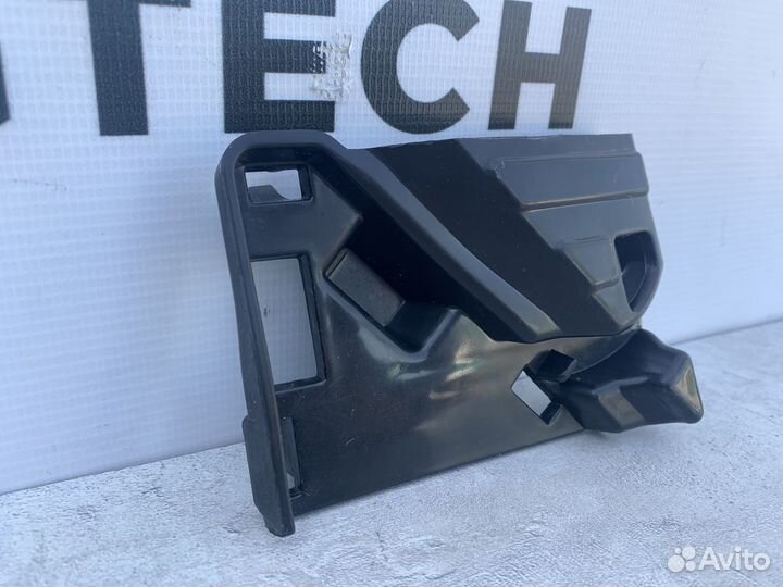 Кронштейн переднего бампера Mercedes A2058853923