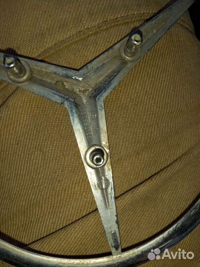 Эмблема на решетку mercedes