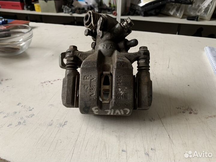 Суппорт задний правый Honda Civic 4D