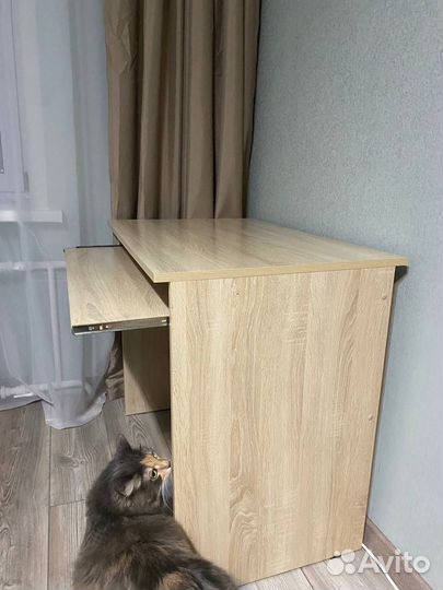 Компьютерный стол и кресло