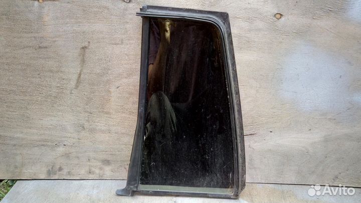 Форточка двери задней правой Универсал Омега Б