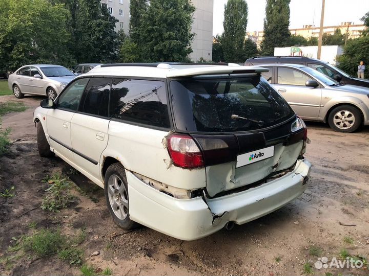 Subaru Legacy 2.0 AT, 2002, битый, 250 000 км