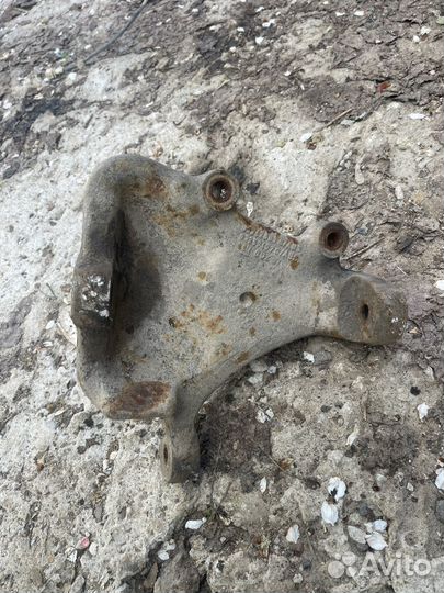 Кулак поворотный левый chevrolet blazer s15