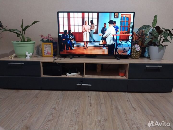 Тумба под телевизор бу