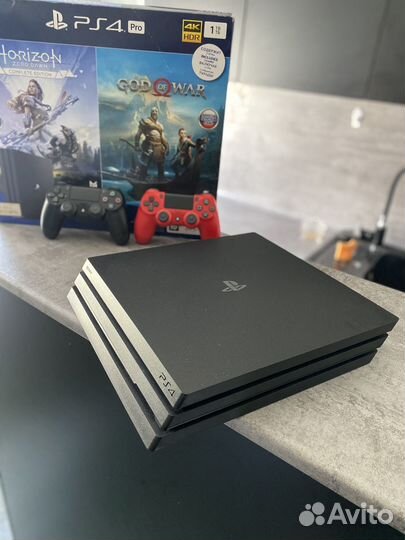 Sony Playstation 4 Pro 1Tb много игр и 2 геймпада