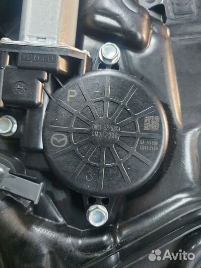 Стеклоподъемник передний правый Мазда 6GJ