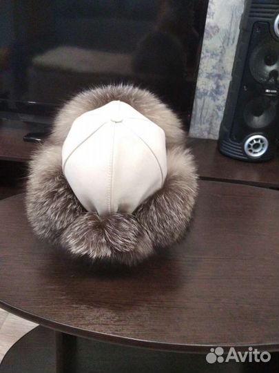 Шапка с мехом чернобурки с ушами