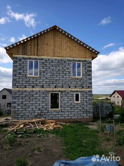 Строительная бригада. Каменщики кровельщики