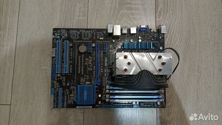 Материнская плата с процессором и памятью