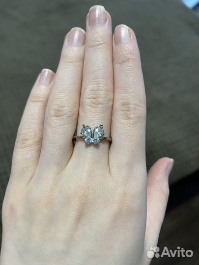 Серебряное кольцо с фианитом
